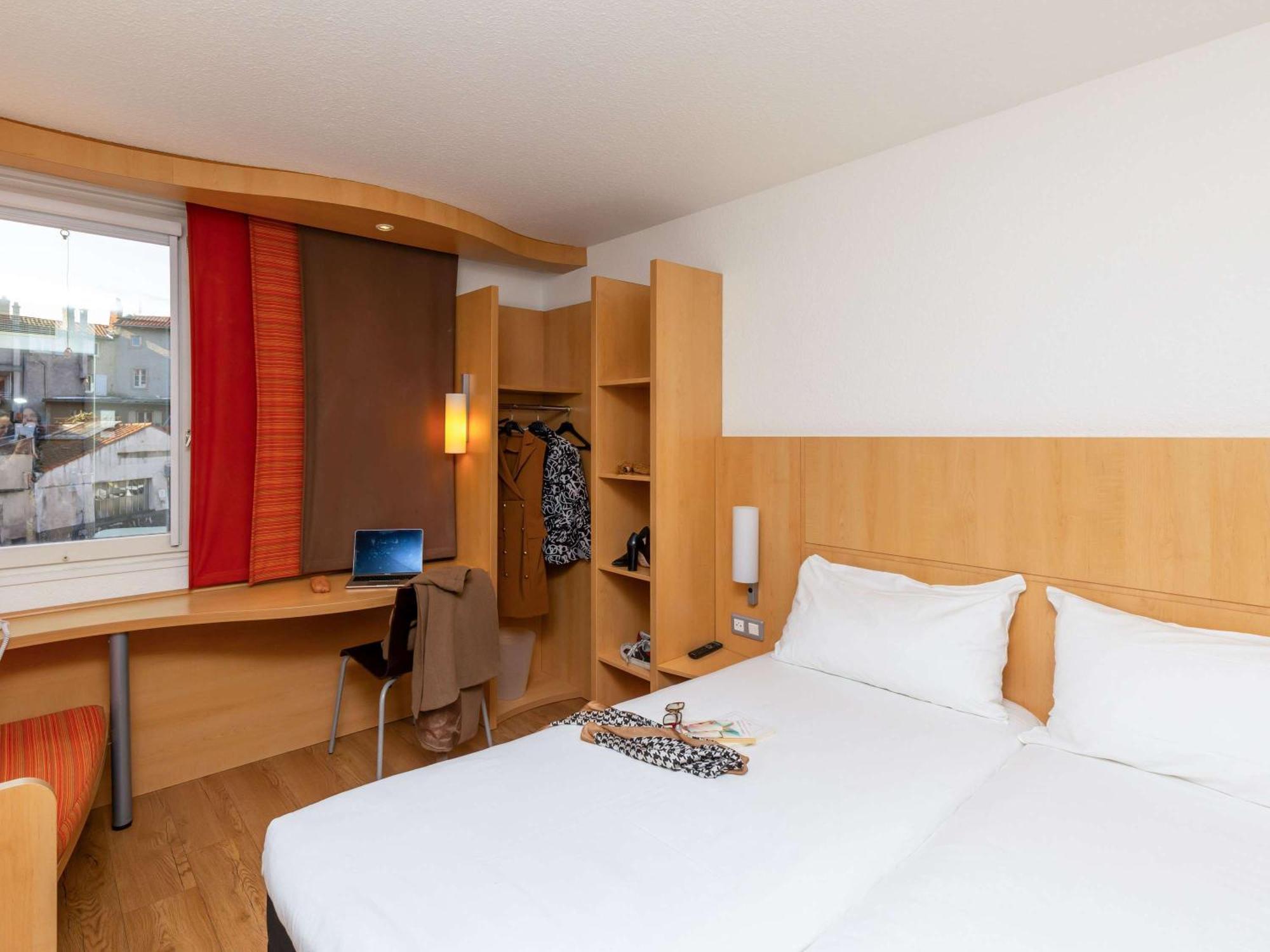 Готель Ibis Le Puy-En-Velay Centre Екстер'єр фото