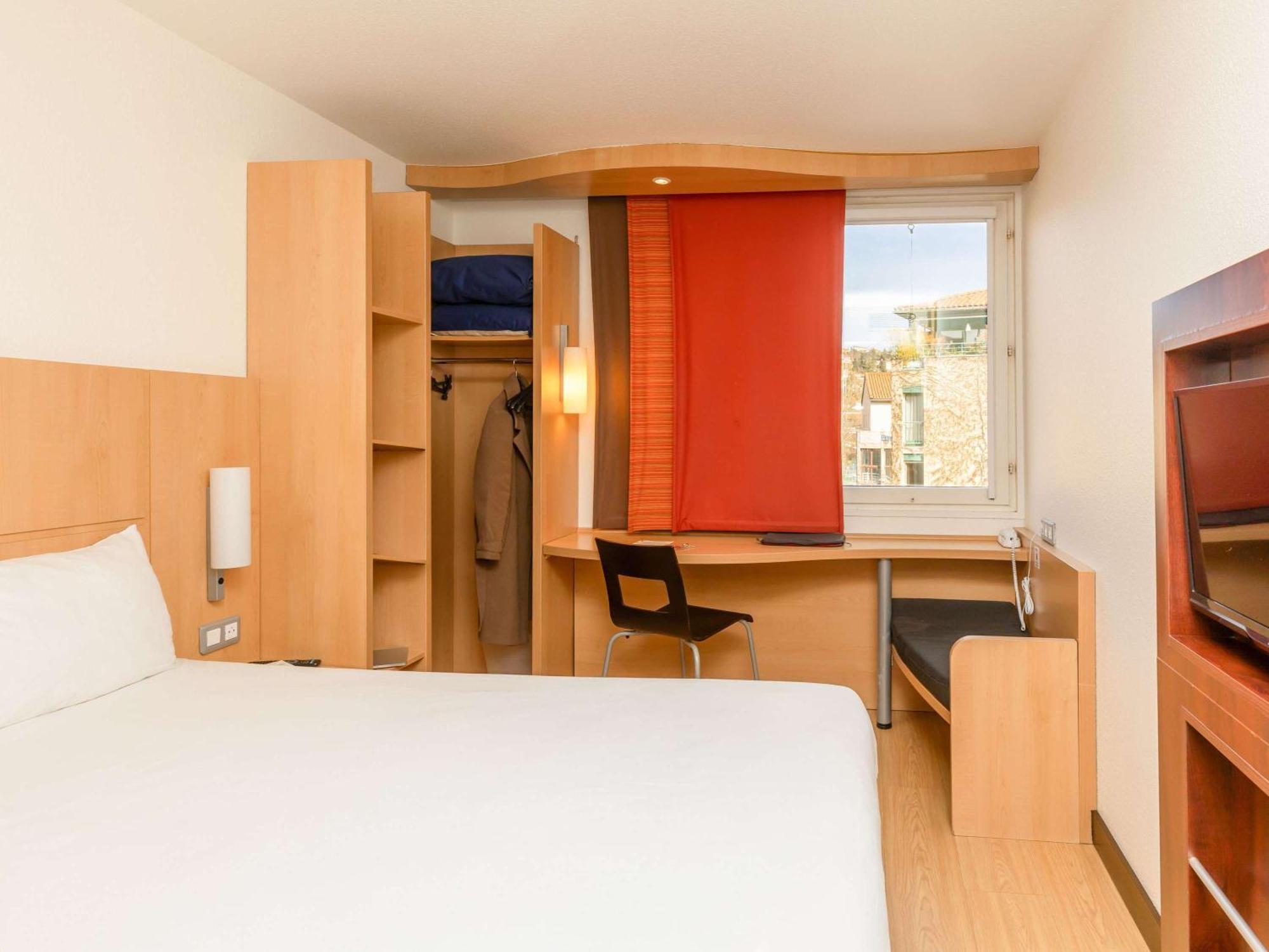 Готель Ibis Le Puy-En-Velay Centre Екстер'єр фото