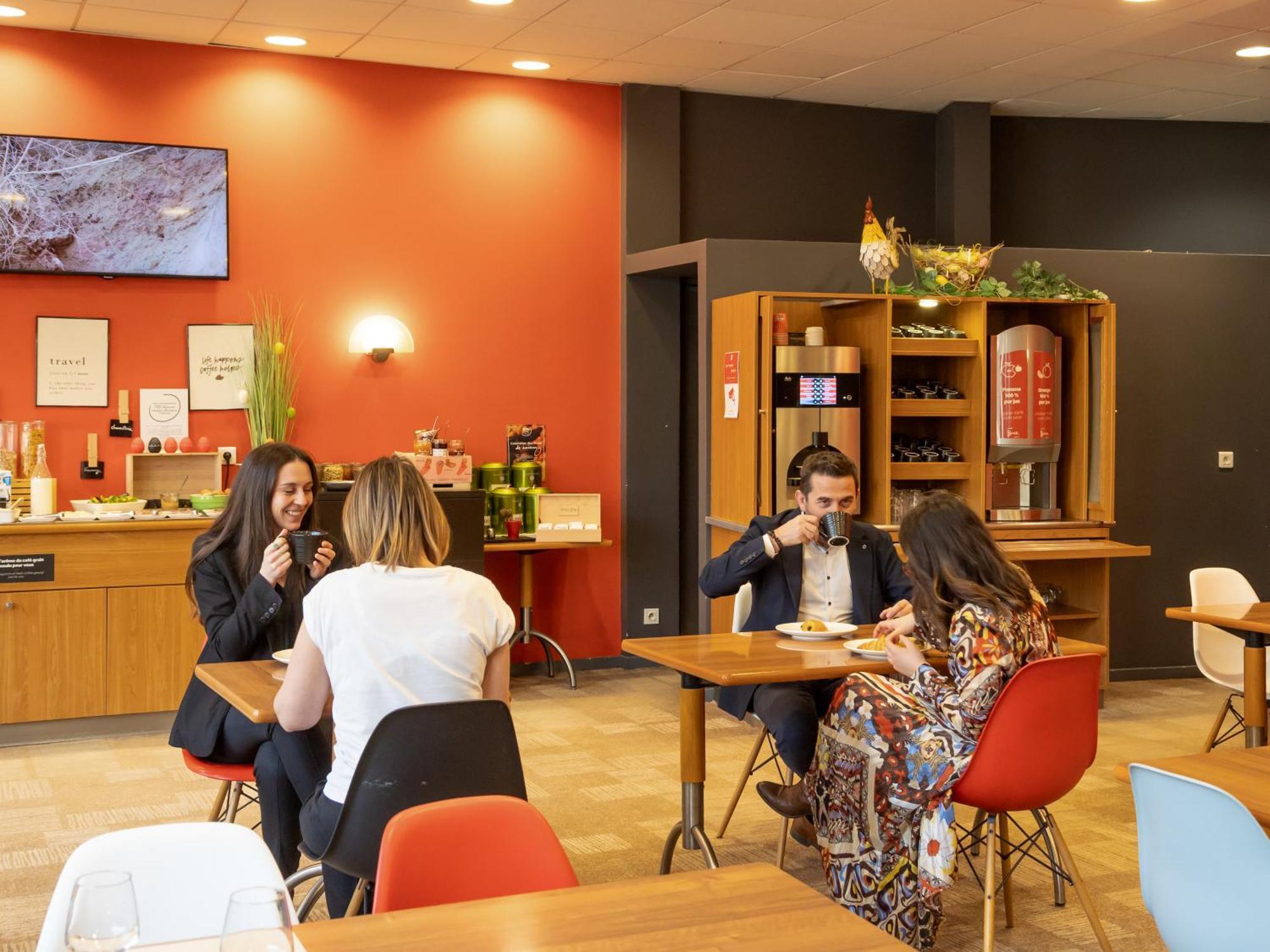 Готель Ibis Le Puy-En-Velay Centre Екстер'єр фото