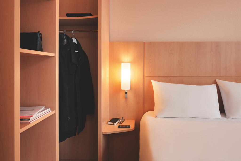 Готель Ibis Le Puy-En-Velay Centre Екстер'єр фото