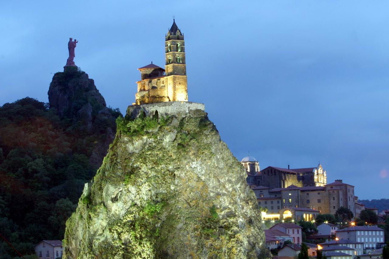 Готель Ibis Le Puy-En-Velay Centre Екстер'єр фото